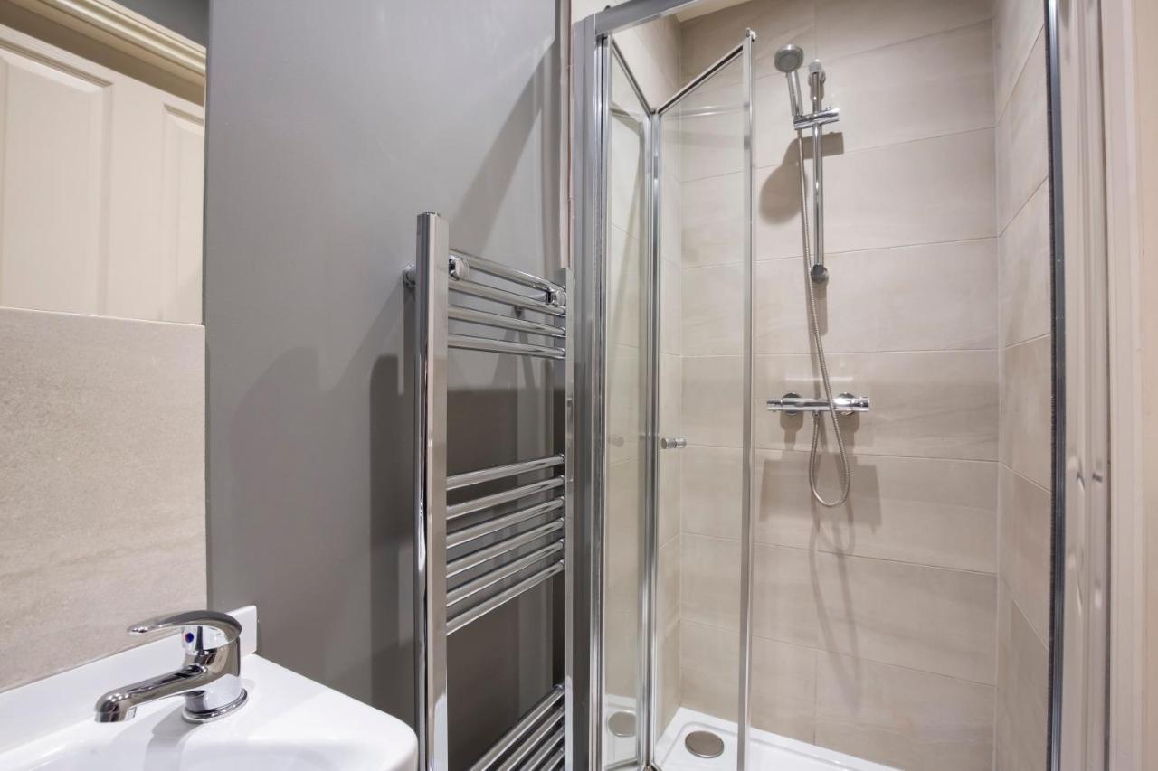 Patrick'S Pool- 4 Bedroom,4 Bathroom, Most Central Luxury Townhouse! Йорк Экстерьер фото